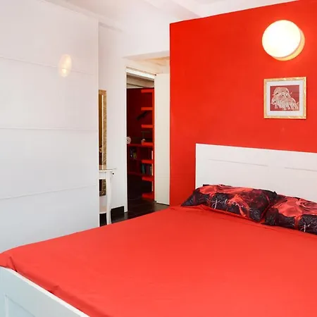 La E Bella - בית הארחה נולי