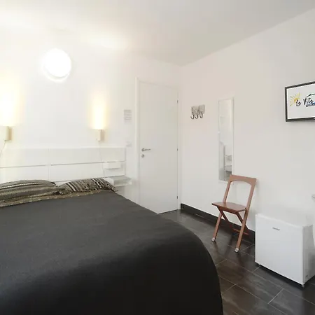 La E Bella - בית הארחה נולי